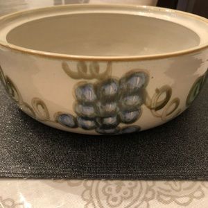 John b Taylor Harvest Grape collectible ceramic casserole dish 9”